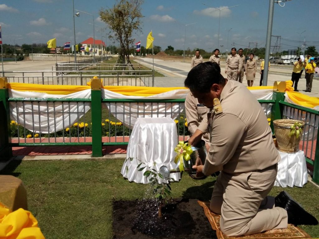 จังหวัดสระบุรีจัดพิธีปลูกต้นไม้มงคลพระราชทาน